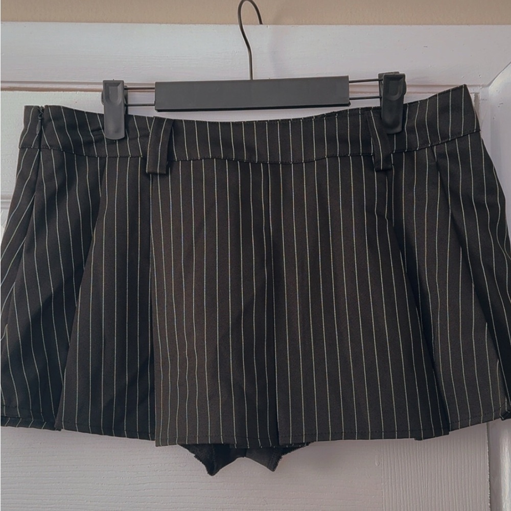 H&M Black Pinstripe Mini Skirt